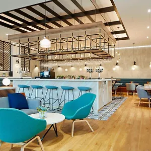 מלון Courtyard By Marriott Luton Airport