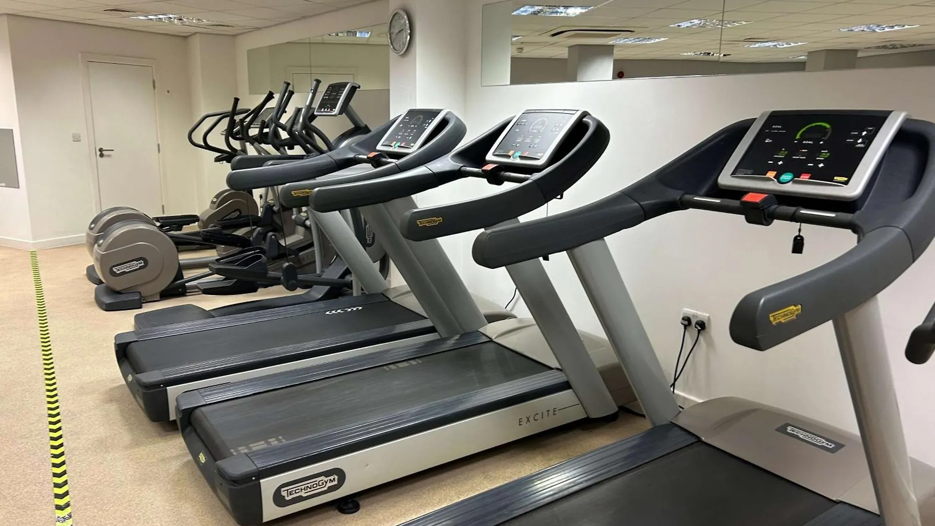 סאות'אנד און סי Park Inn By Radisson Palace מלון
