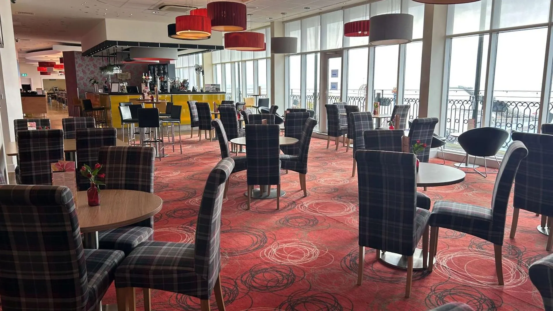 מלון סאות'אנד און סי Park Inn By Radisson Palace