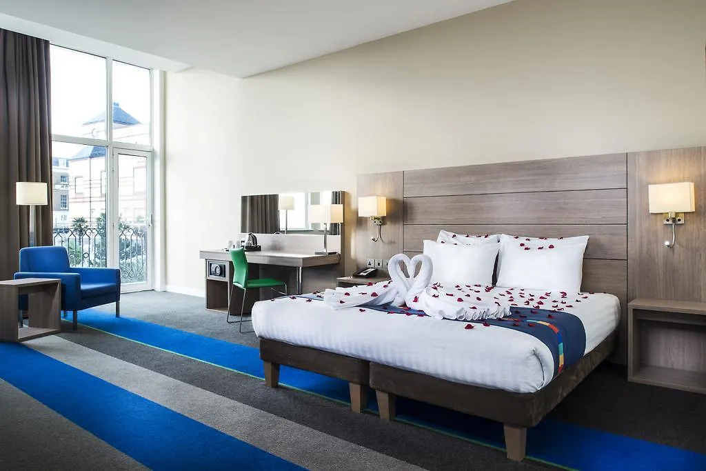 מלון סאות'אנד און סי Park Inn By Radisson Palace